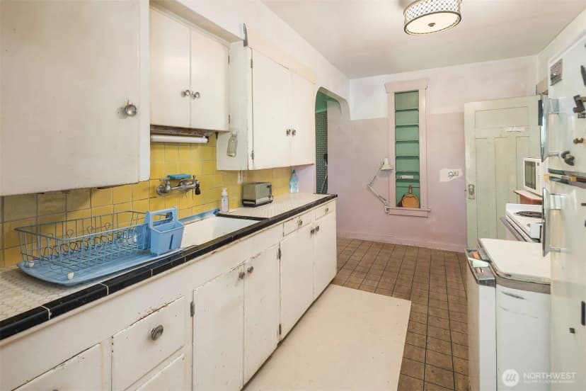 Property photo for 5202 35th Avenue Sw, Seattle photo 17