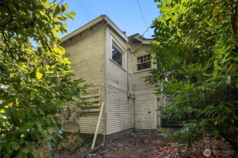 Property photo for 5202 35th Avenue Sw, Seattle photo 32