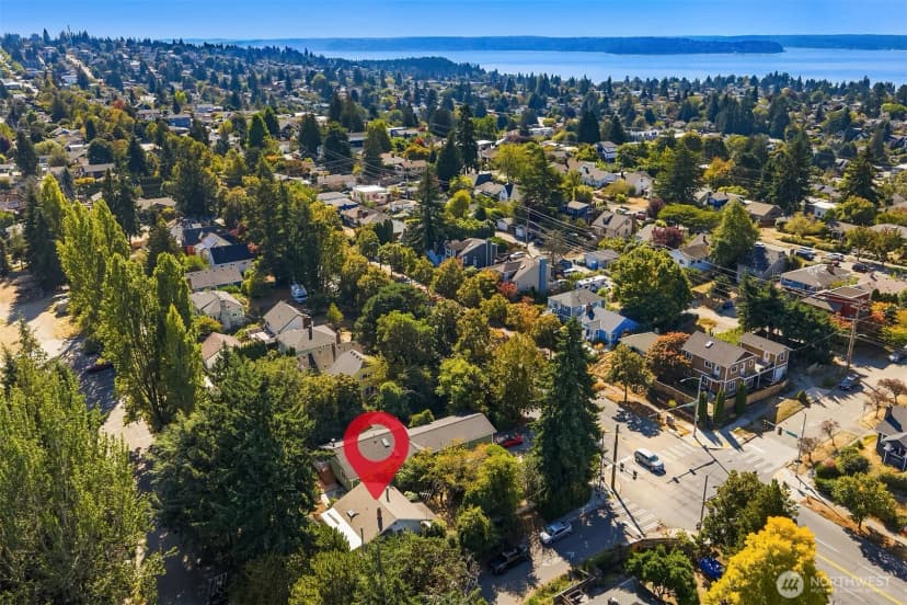 Property photo for 5202 35th Avenue Sw, Seattle photo 8