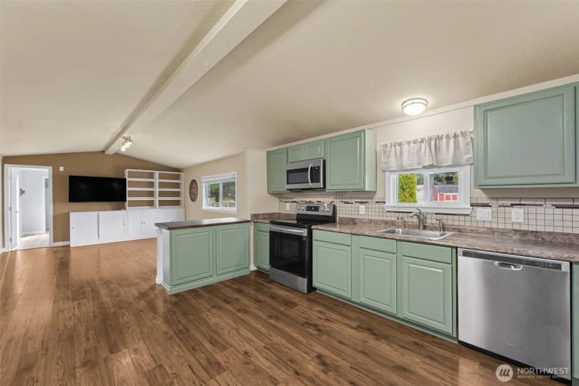 Property photo for 8517 Pepperidge Lane Se, Yelm photo 6