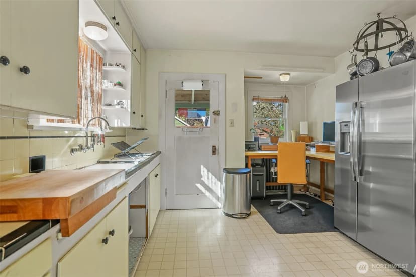 Property photo for 130 & 132 N 77th Street, Seattle photo 9