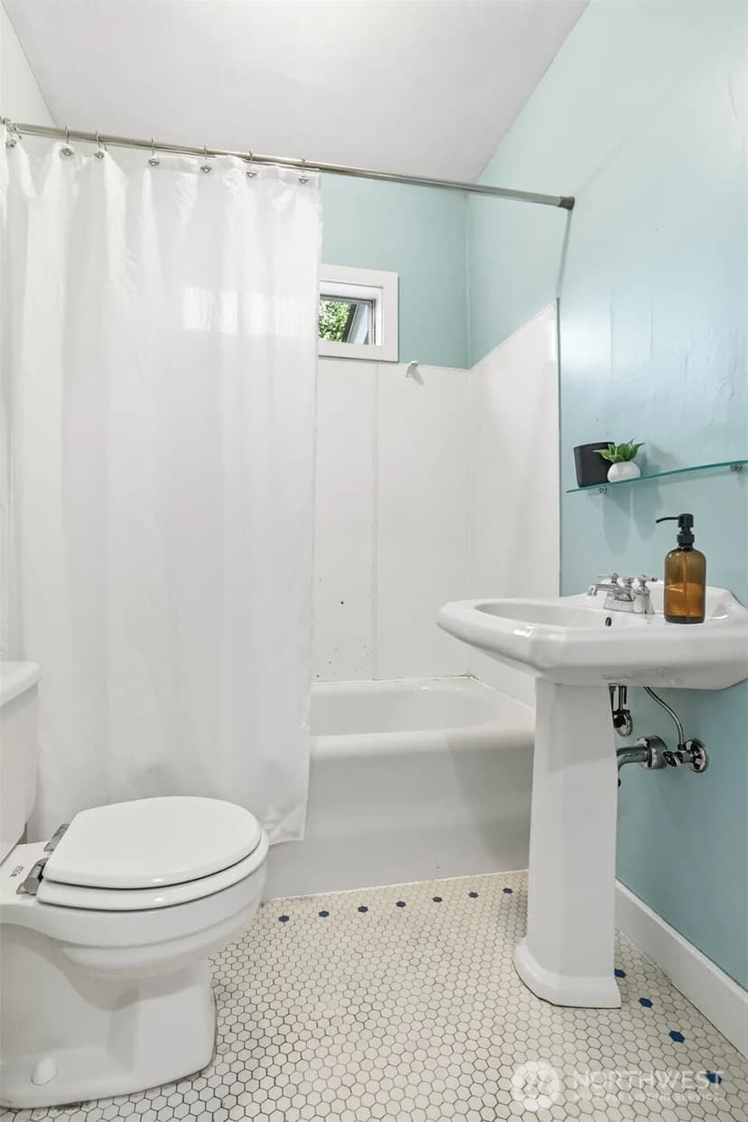 Property photo for 130 & 132 N 77th Street, Seattle photo 26