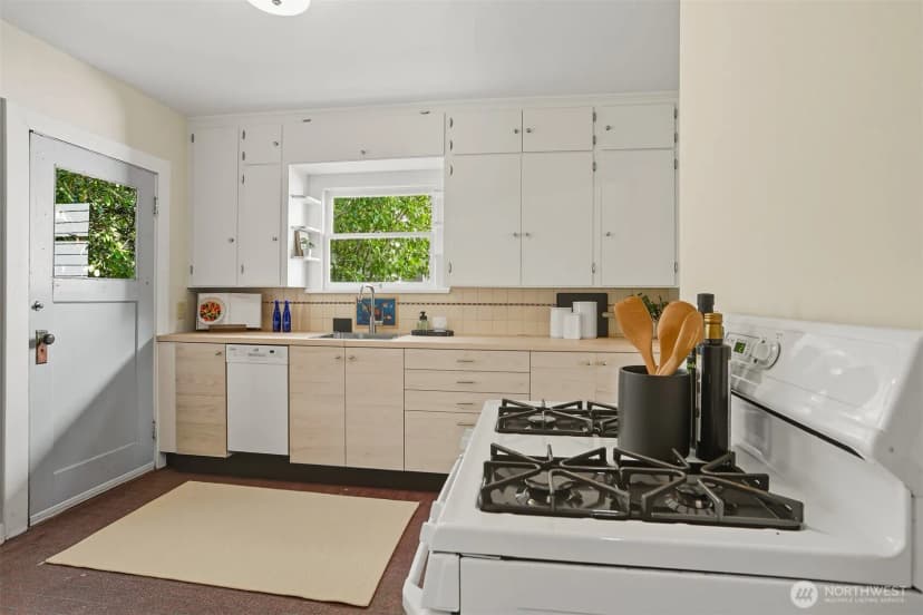 Property photo for 130 & 132 N 77th Street, Seattle photo 20