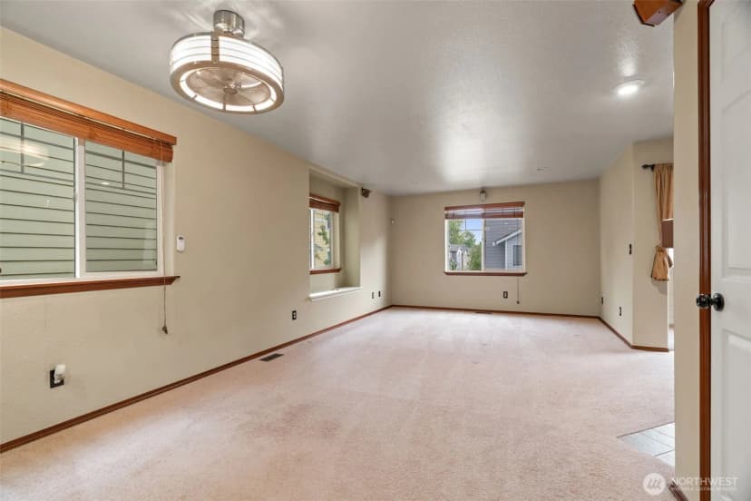 Property photo for 11805 12th Avenue W, Everett photo 3