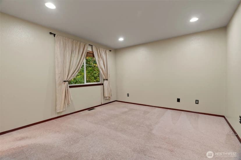 Property photo for 11805 12th Avenue W, Everett photo 18