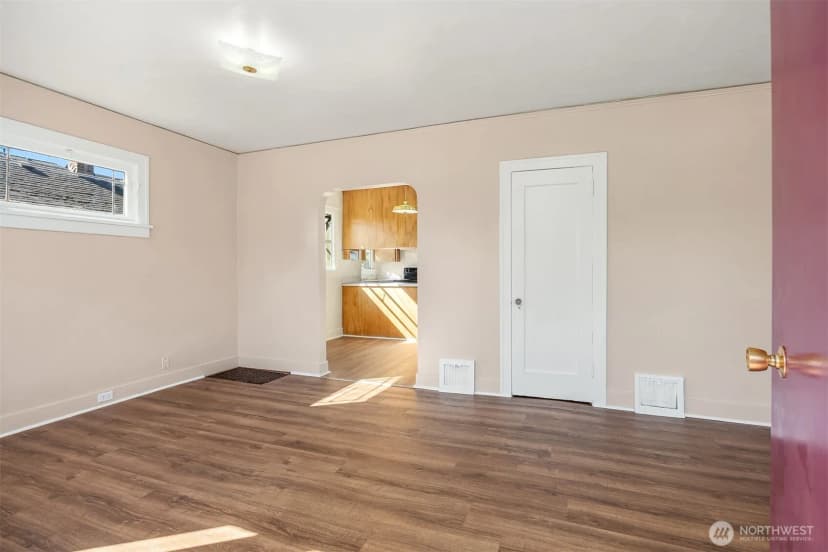 Property photo for 6749 10th Avenue Nw, Seattle photo 2