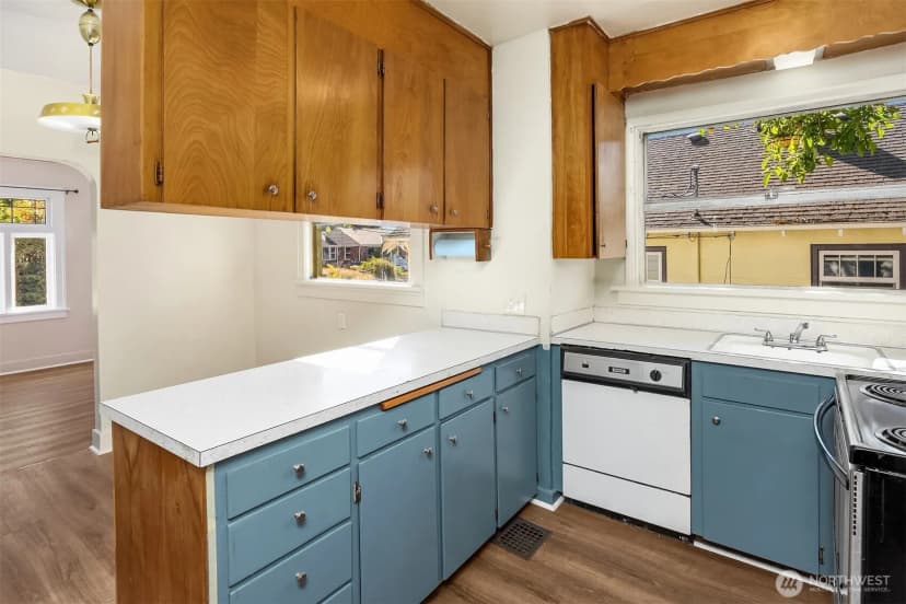 Property photo for 6749 10th Avenue Nw, Seattle photo 9