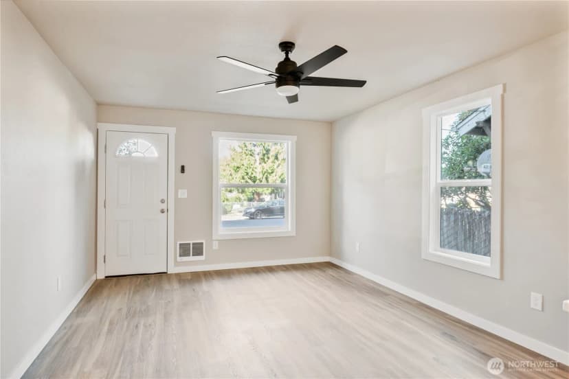 Property photo for 806 N. 4th, Kelso photo 7
