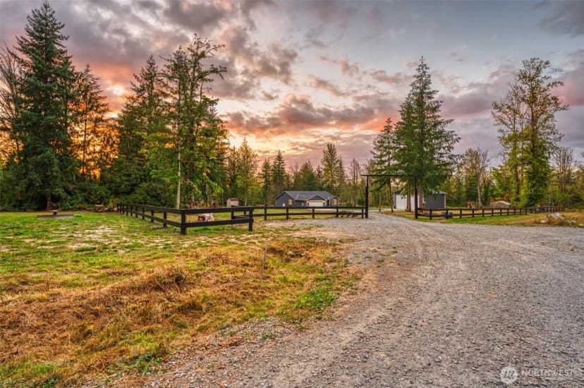 Property photo for 37816 99th Avenue Ct E, Eatonville photo 4