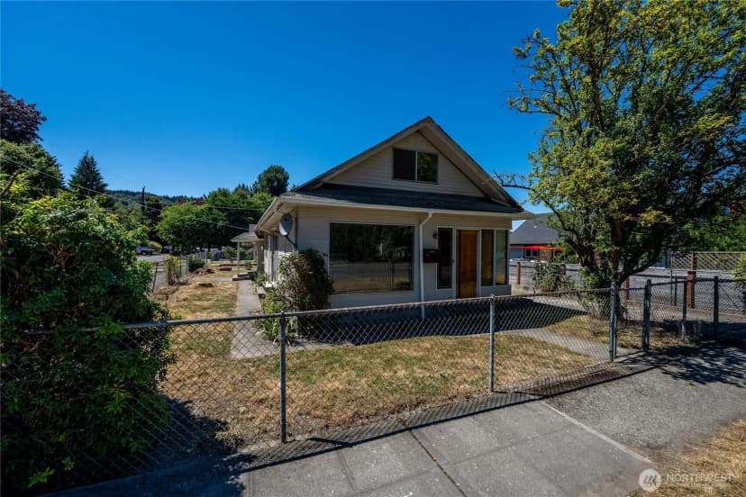 Property photo for 8723 7th Avenue S, Seattle photo 11