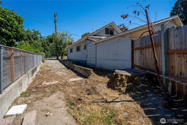 Property photo for 8723 7th Avenue S, Seattle photo 4