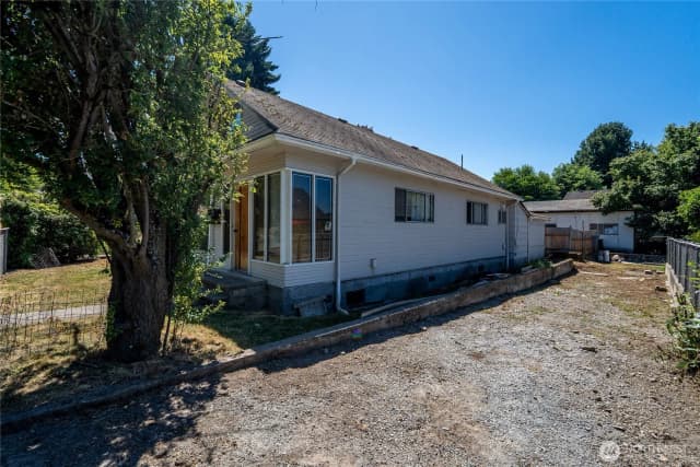 Property photo for 8723 7th Avenue S, Seattle photo 3