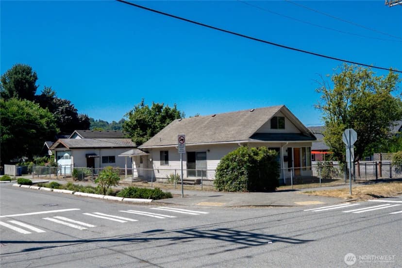 Property photo for 8723 7th Avenue S, Seattle photo 34
