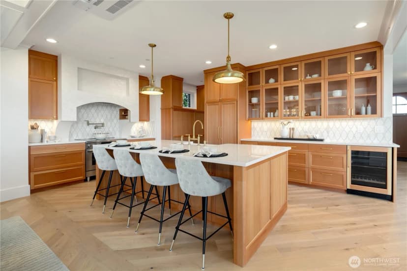 Property photo for 3947 W Barrett Lane, Seattle photo 12