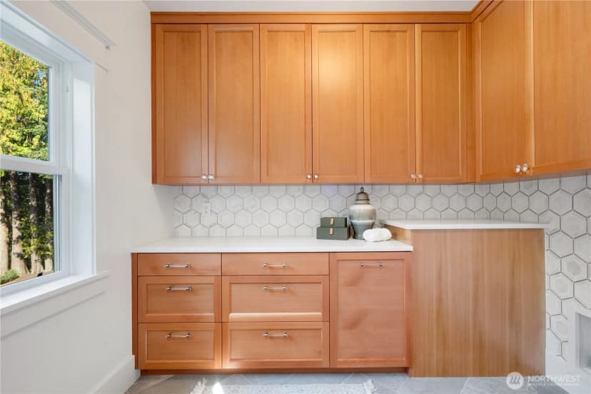 Property photo for 3947 W Barrett Lane, Seattle photo 29