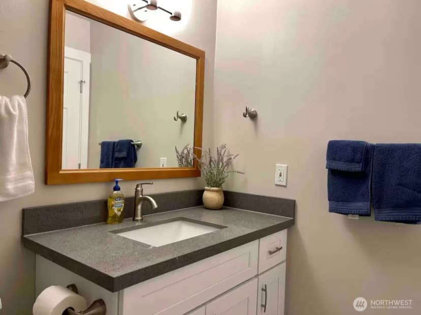 Property photo for 9240 39th Avenue S, Seattle photo 9