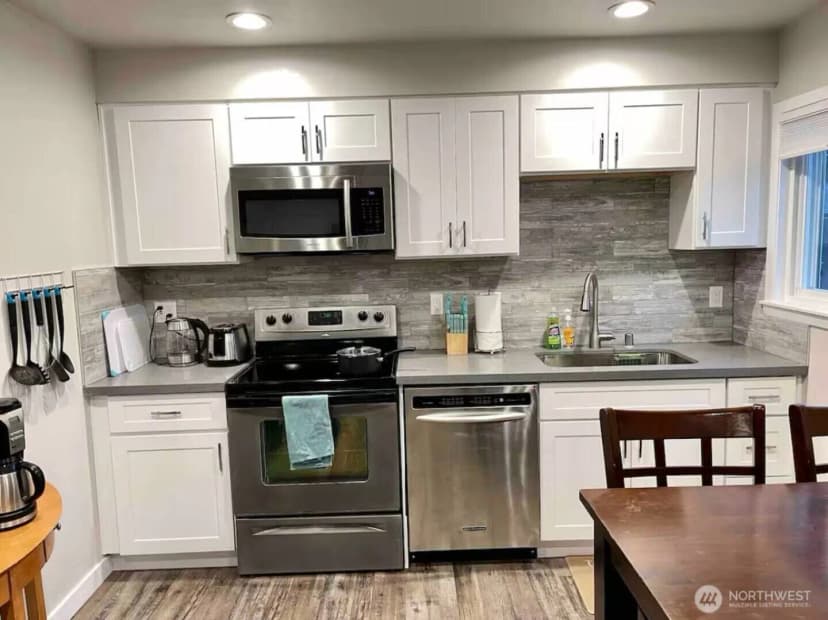 Property photo for 9240 39th Avenue S, Seattle photo 6