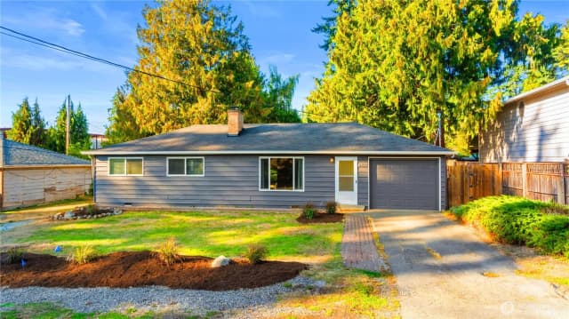 Property photo for 8423 198th Street Sw, Edmonds photo 2