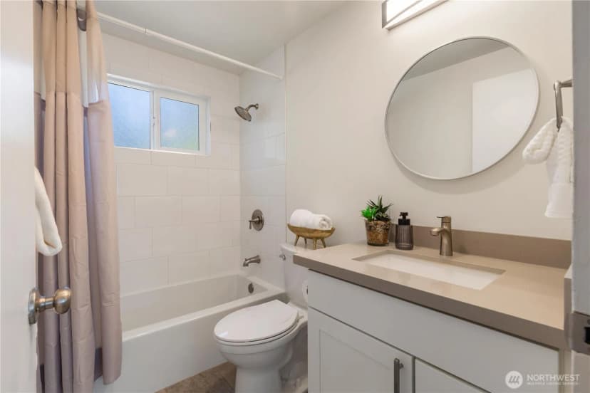 Property photo for 8423 198th Street Sw, Edmonds photo 14