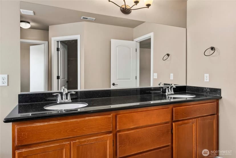 Property photo for 1602 Riddell Avenue Ne, Orting photo 24