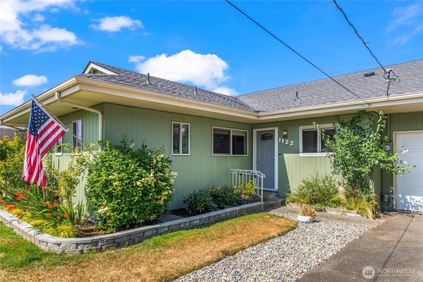 Property photo for 1122 N Skyline Drive, Tacoma photo 2