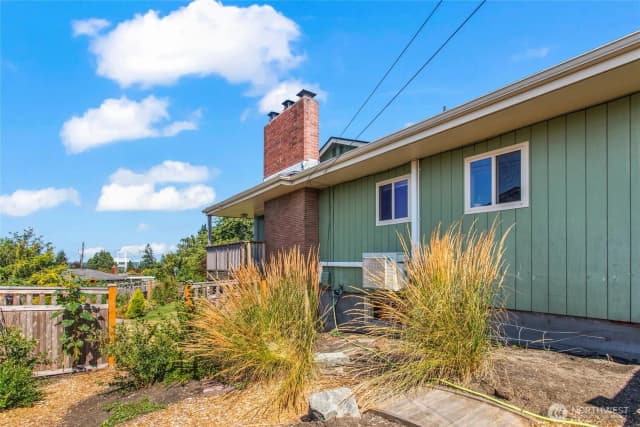 Property photo for 1122 N Skyline Drive, Tacoma photo 3