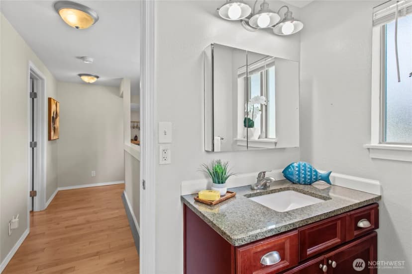 Property photo for 1122 N Skyline Drive, Tacoma photo 16