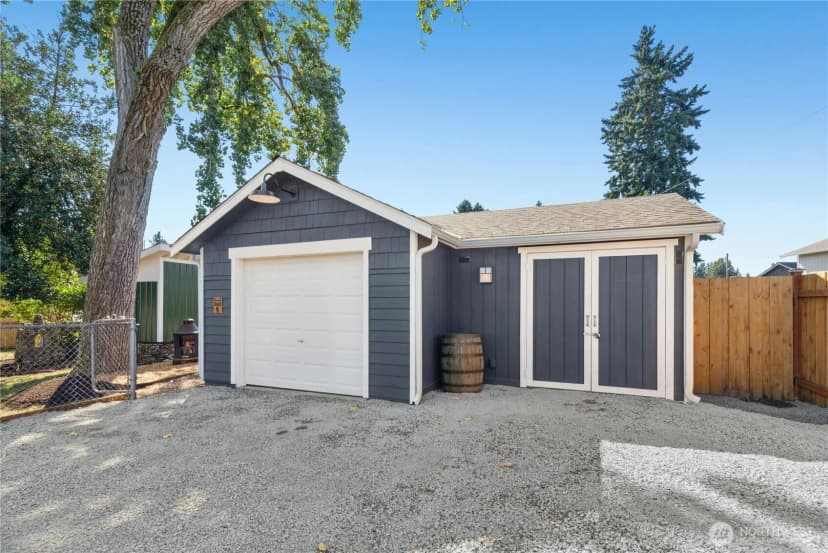 Property photo for 6202 Commercial Avenue, Everett photo 28