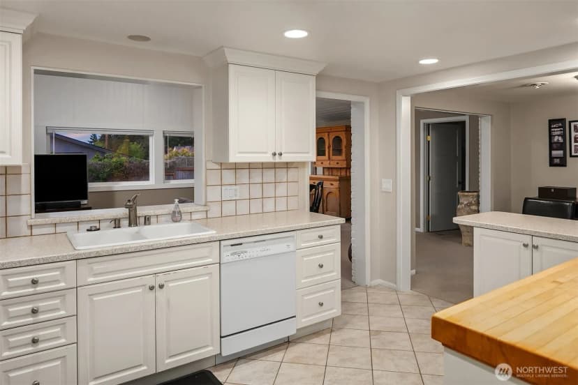 Property photo for 9643 Vineyard Crest, Bellevue photo 7