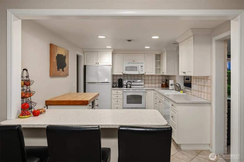 Property photo for 9643 Vineyard Crest, Bellevue photo 6