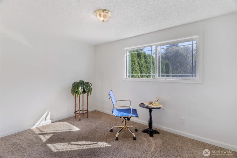 Property photo for 1607 E Hazel Avenue, Burlington photo 19