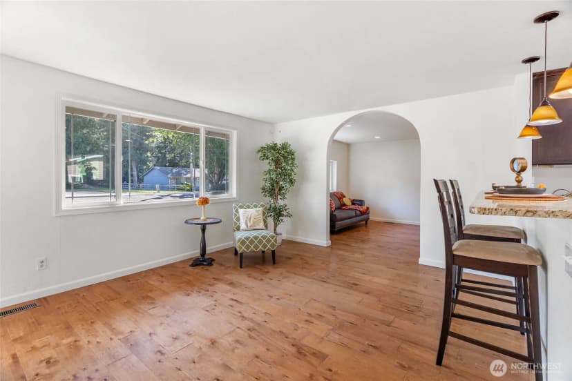 Property photo for 1607 E Hazel Avenue, Burlington photo 6