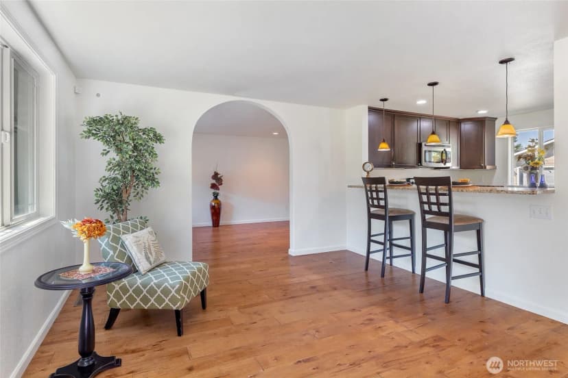 Property photo for 1607 E Hazel Avenue, Burlington photo 4