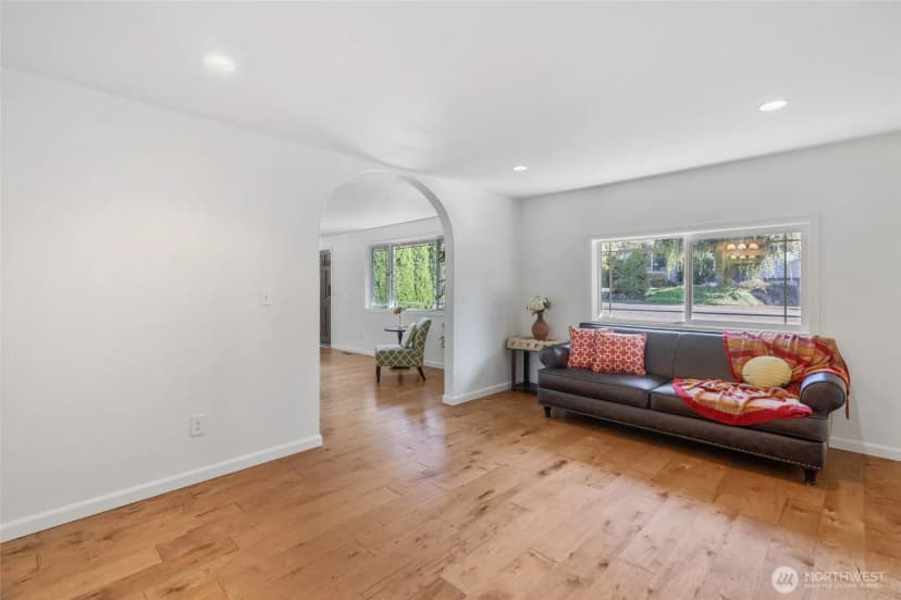 Property photo for 1607 E Hazel Avenue, Burlington photo 13