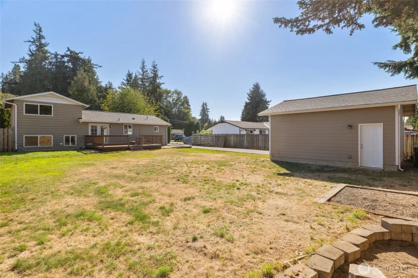 Property photo for 1607 E Hazel Avenue, Burlington photo 31