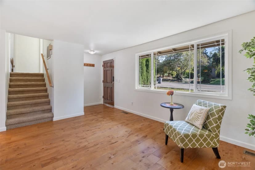 Property photo for 1607 E Hazel Avenue, Burlington photo 5