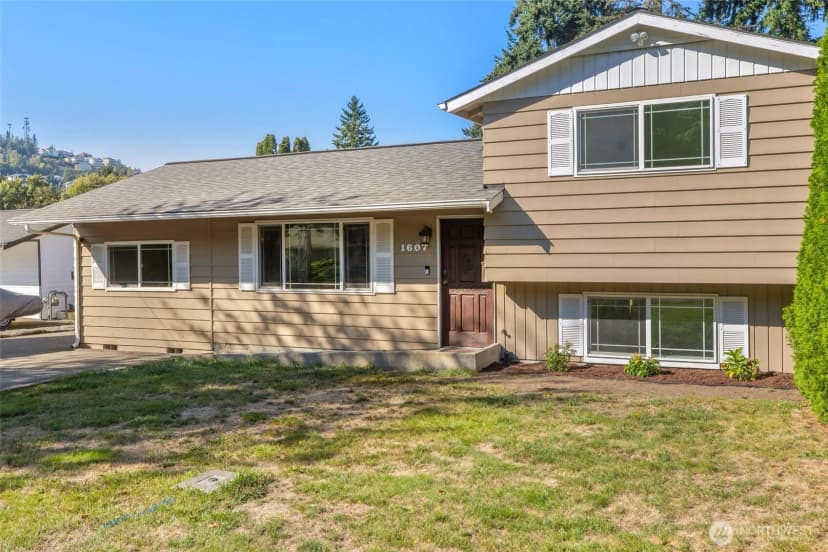Property photo for 1607 E Hazel Avenue, Burlington photo 32
