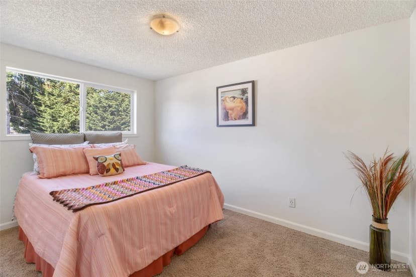 Property photo for 1607 E Hazel Avenue, Burlington photo 18