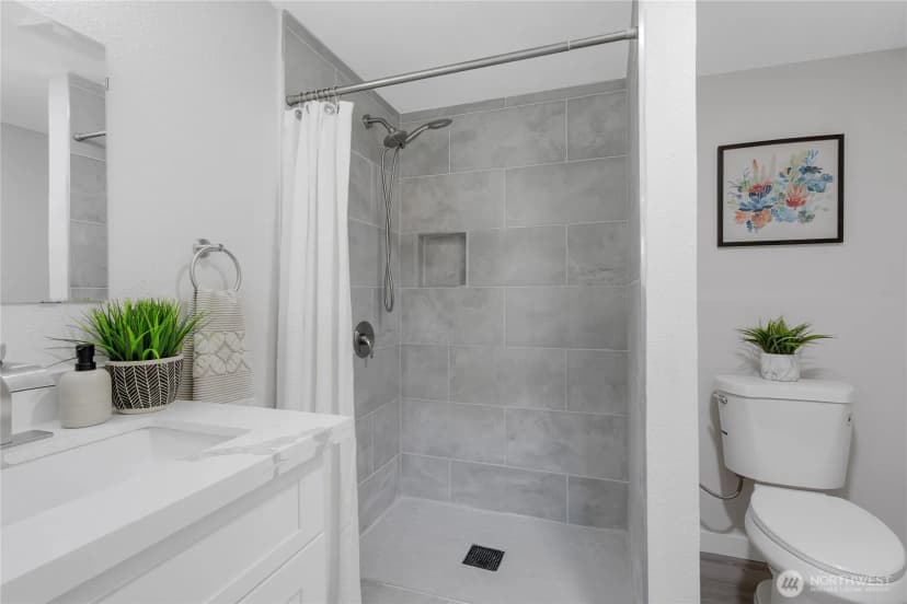 Property photo for 5310 26th Avenue S, Seattle photo 8