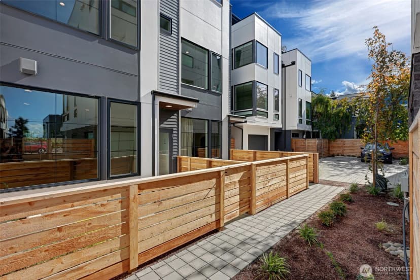 Property photo for 1301 D 31st Avenue S, Seattle photo 32