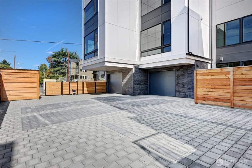 Property photo for 1301 D 31st Avenue S, Seattle photo 33
