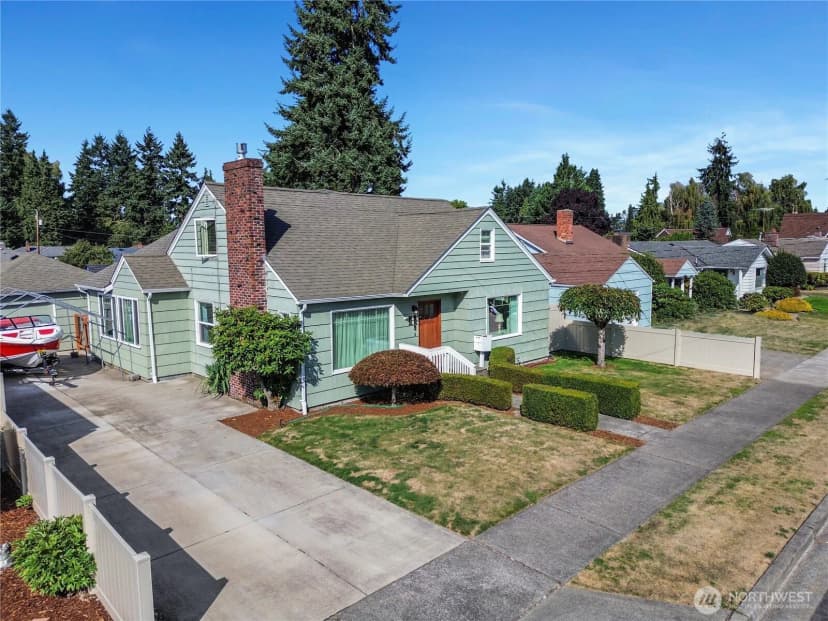 Property photo for 310 18th Street Nw, Puyallup