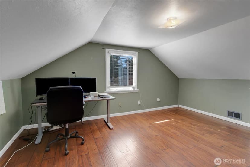 Property photo for 310 18th Street Nw, Puyallup photo 25