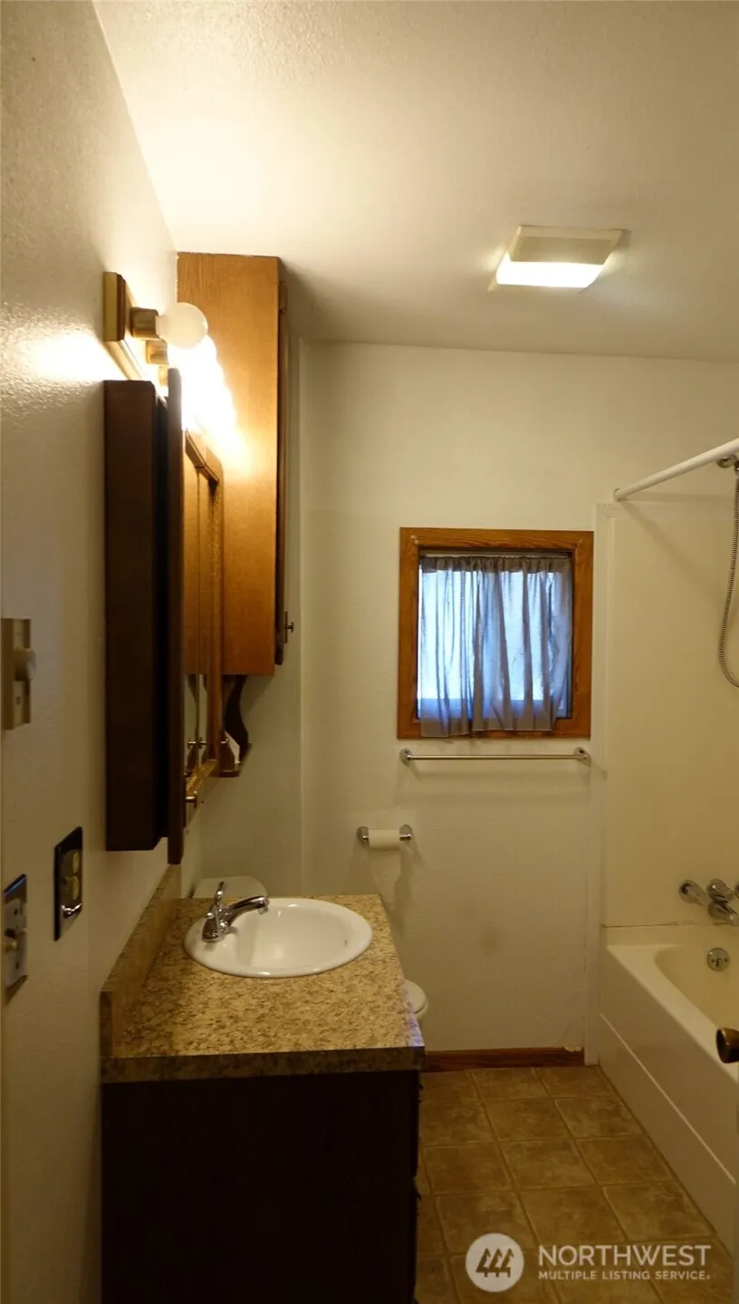 Property photo for 301 Linda Lane, Centralia photo 25