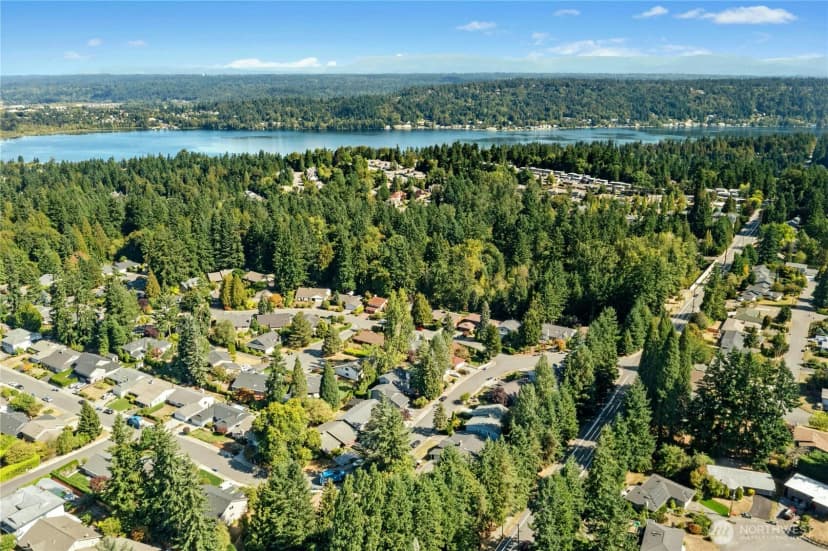 Property photo for 2468 168th Place Ne, Bellevue photo 33
