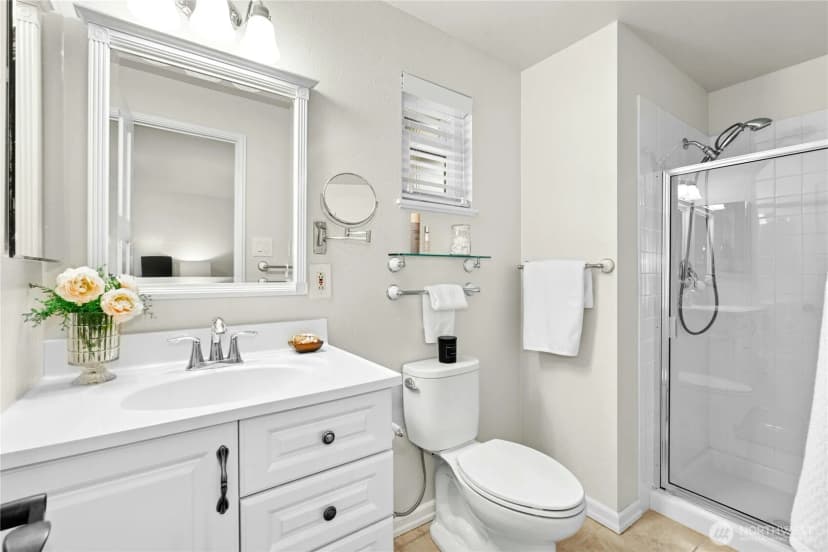Property photo for 2468 168th Place Ne, Bellevue photo 17