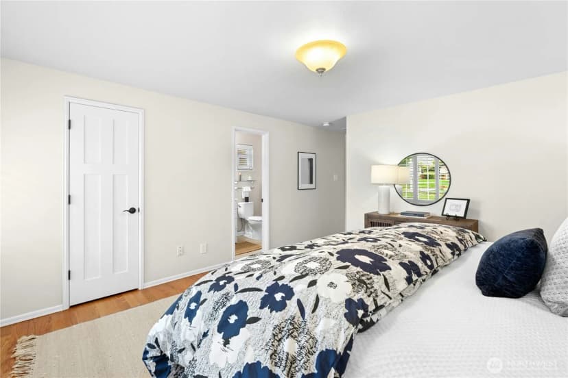 Property photo for 2468 168th Place Ne, Bellevue photo 16