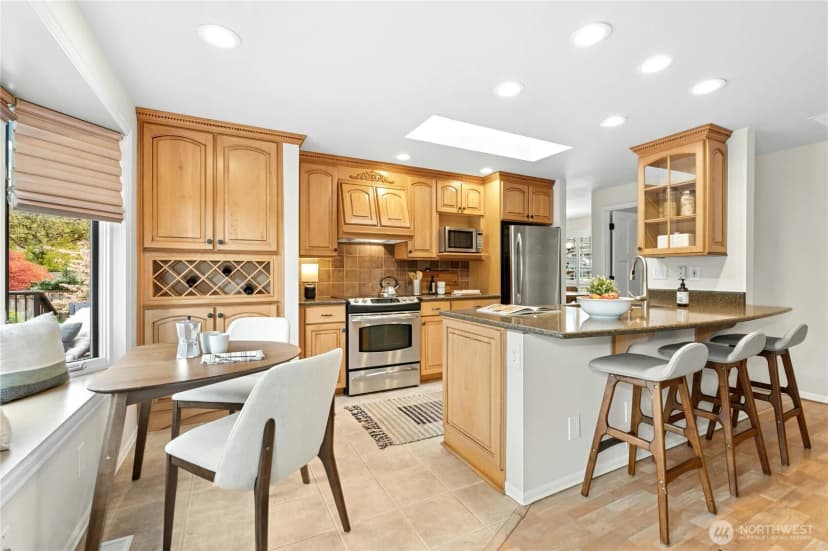 Property photo for 2468 168th Place Ne, Bellevue photo 12