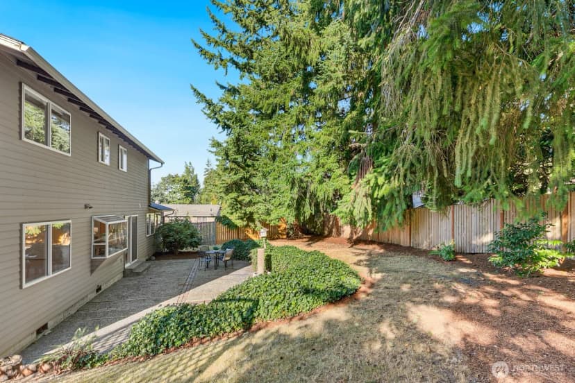 Property photo for 4840 151st Place Se, Bellevue photo 26