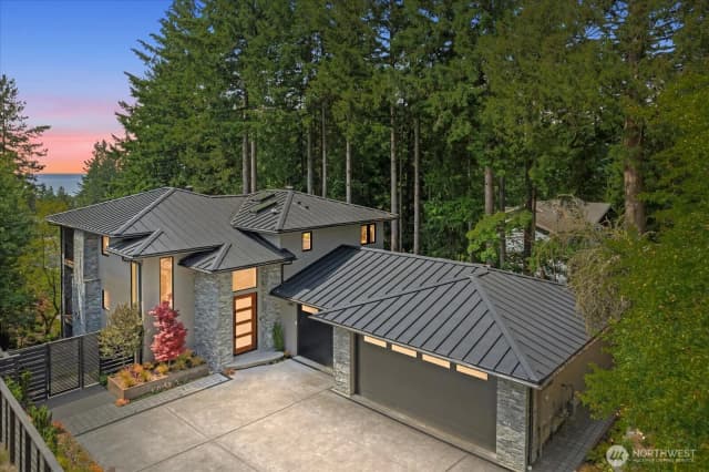 Property photo for 6907 160th Street Sw, Edmonds photo 2